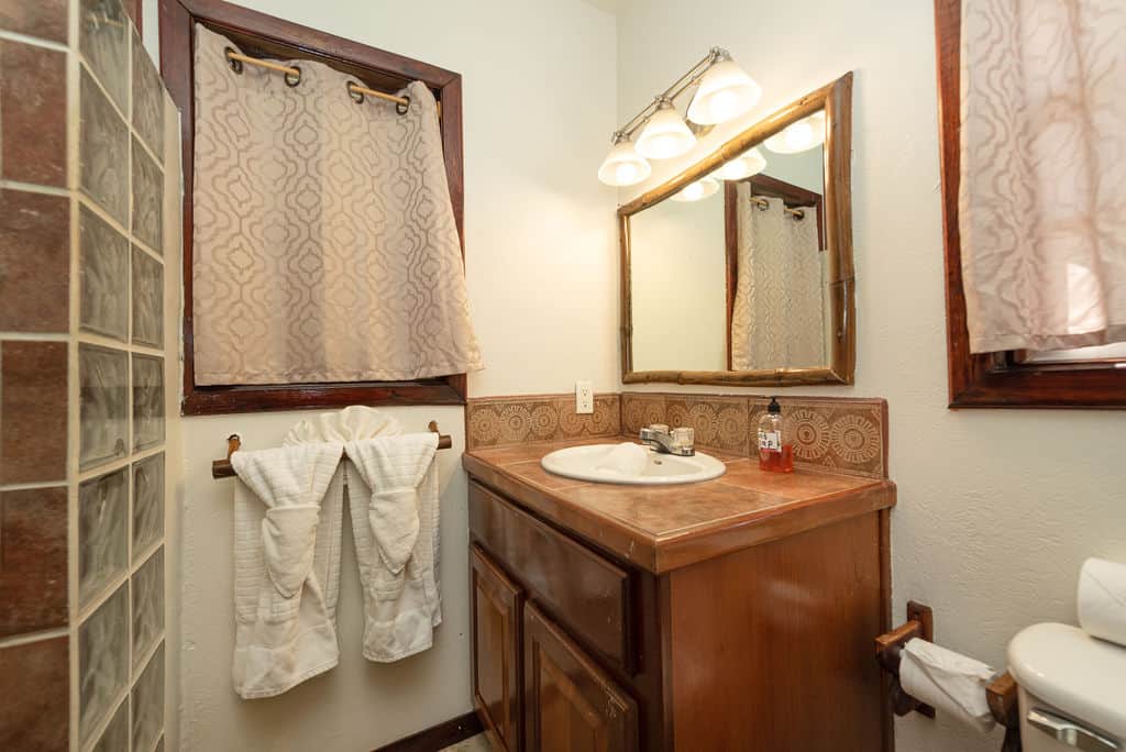 Tarpon House - Bathroom View