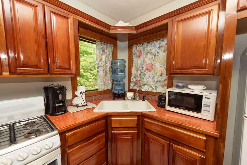 Barracuda House Kitchen Amenities