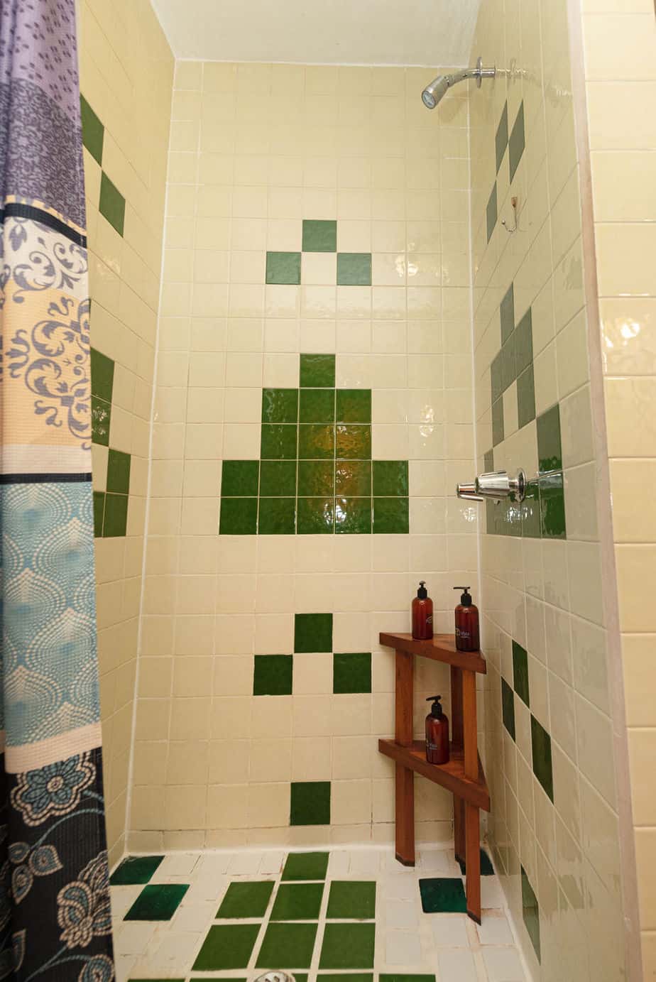 Barracuda House - Bathroom Shower